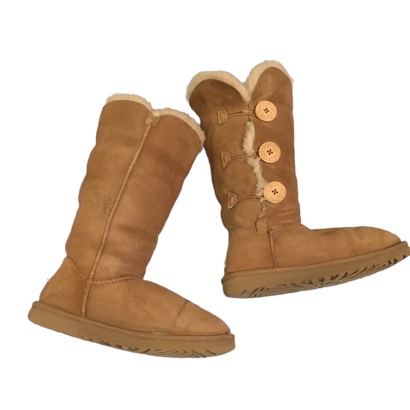 Ugg Boots Tall - Picture 1 of 4